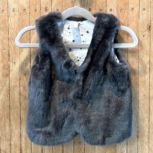 H&M Grey Faux Fur Vest with Star Lining - Toddler/Youth Size 18m - 2y